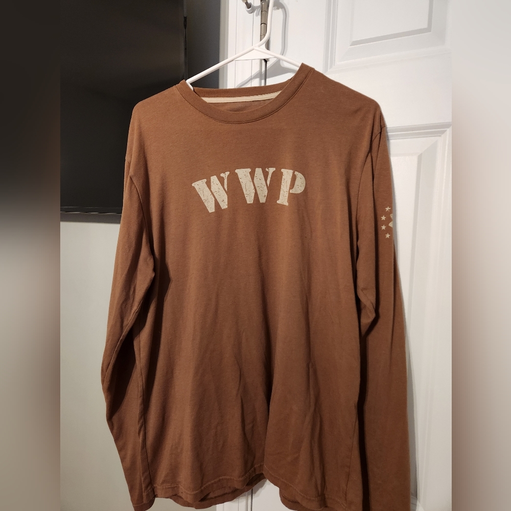 Under Armour wounded warrior long sleeve shirt. Size large.